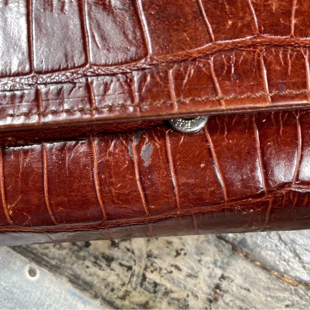Brighton elegant croc